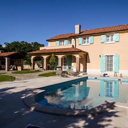 Casa Blu With Pool Vilă